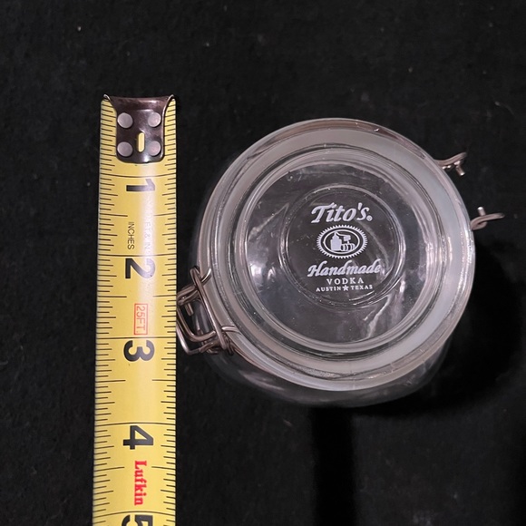 Tito’s Glass Jar with flip lid - Picture 4 of 6
